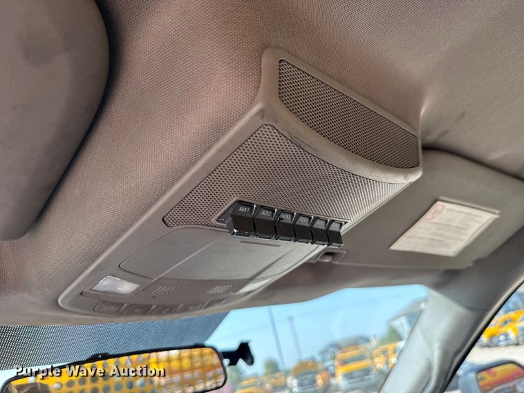 image for item EU2239 2018 Ford F350 Super Duty utility bed pickup truck