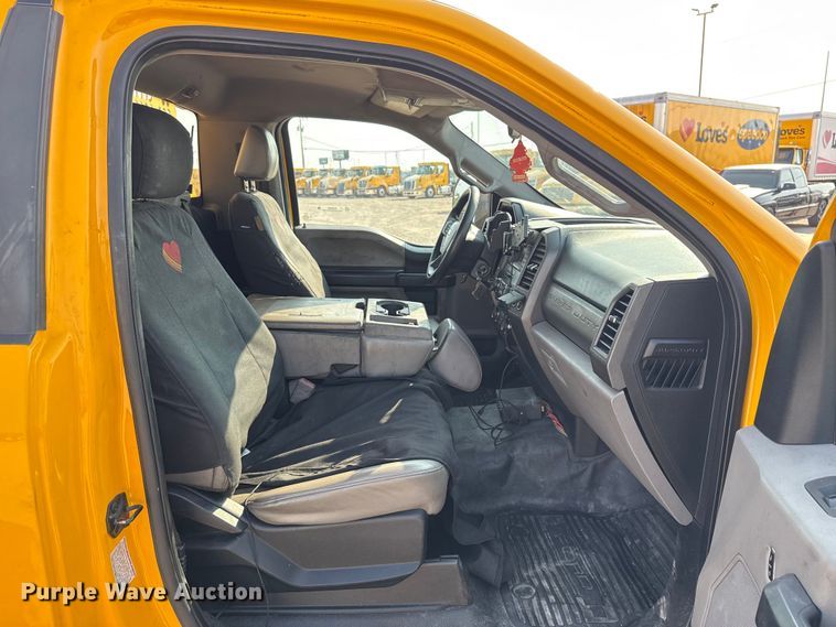 image for item EU2239 2018 Ford F350 Super Duty utility bed pickup truck