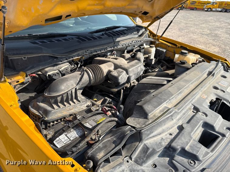 image for item EU2239 2018 Ford F350 Super Duty utility bed pickup truck