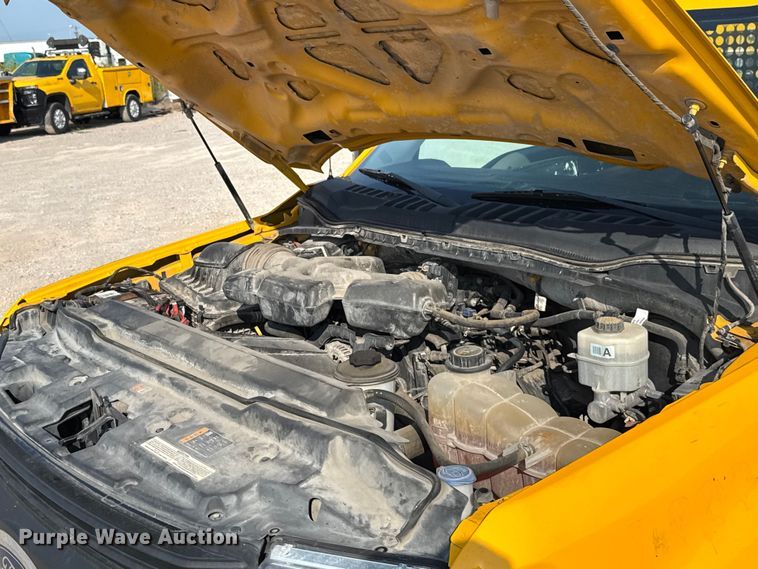 image for item EU2239 2018 Ford F350 Super Duty utility bed pickup truck