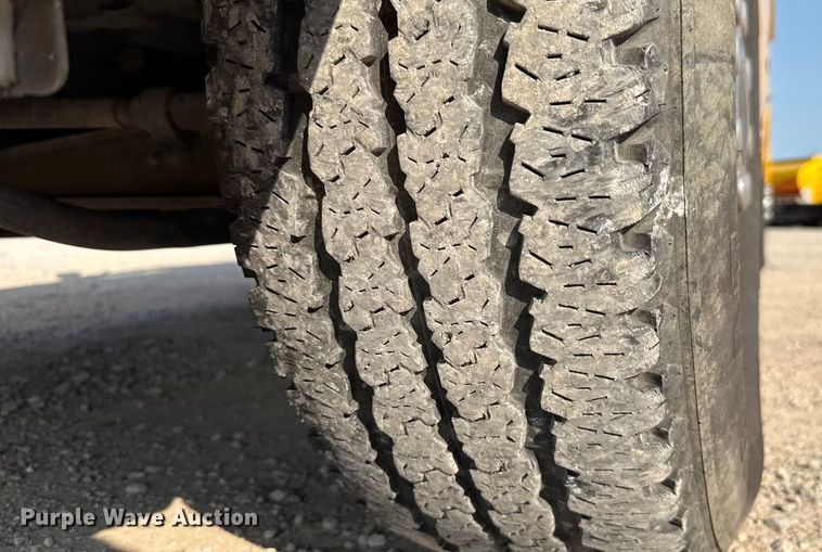 image for item EU2239 2018 Ford F350 Super Duty utility bed pickup truck