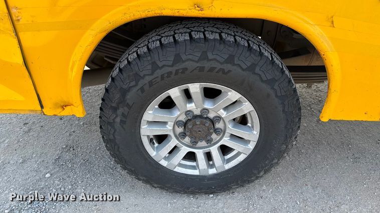 image for item EU2239 2018 Ford F350 Super Duty utility bed pickup truck