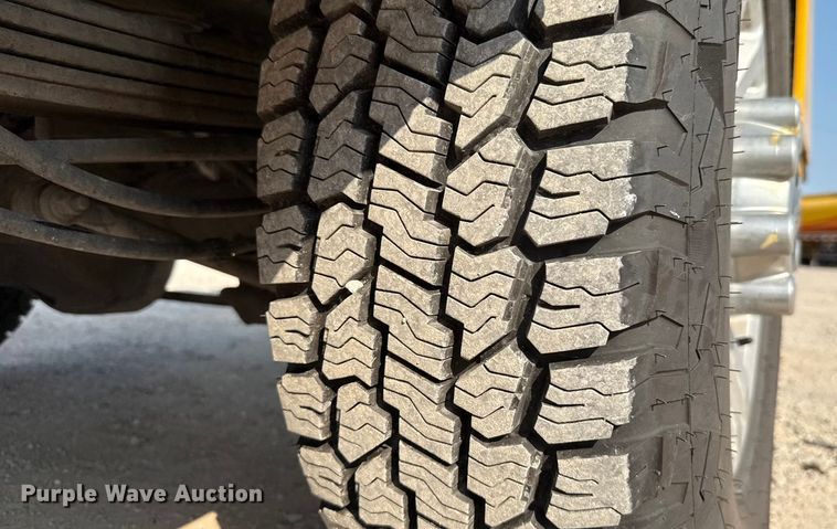 image for item EU2239 2018 Ford F350 Super Duty utility bed pickup truck