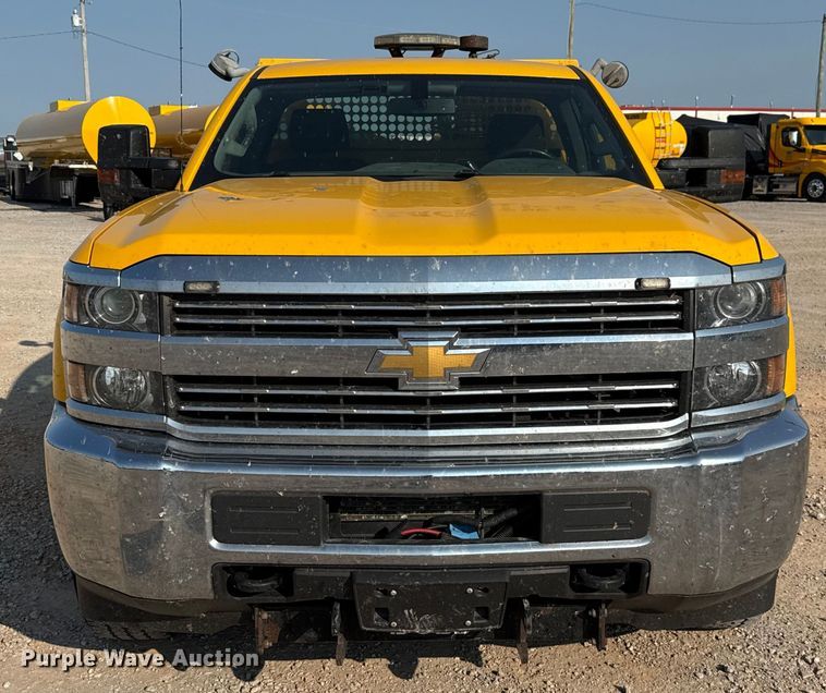 image for item EU2241 2018 Chevrolet Silverado 3500HD utility bed pickup truck