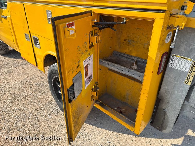 image for item EU2241 2018 Chevrolet Silverado 3500HD utility bed pickup truck