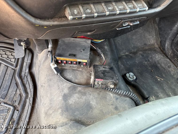 image for item EU2241 2018 Chevrolet Silverado 3500HD utility bed pickup truck