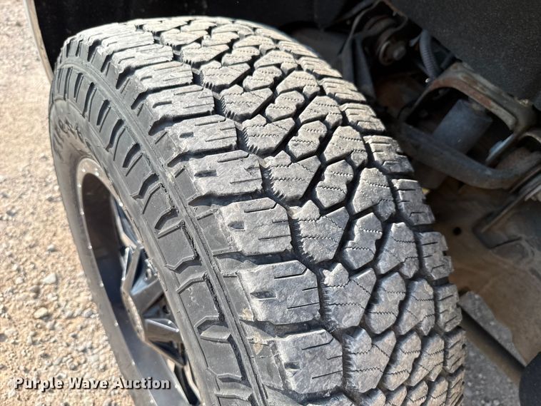 image for item EU2241 2018 Chevrolet Silverado 3500HD utility bed pickup truck