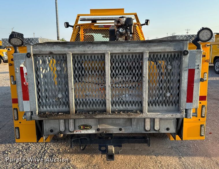 image for item EU2242 2022 Ford F350 Super Duty utility bed pickup truck