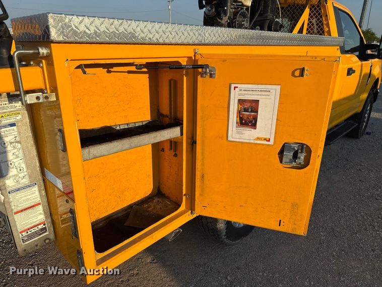 image for item EU2242 2022 Ford F350 Super Duty utility bed pickup truck