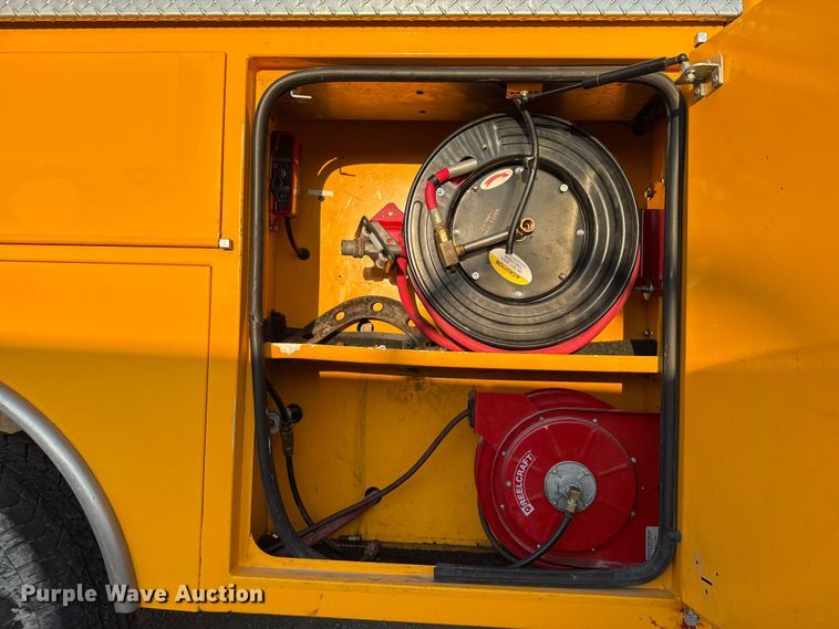 image for item EU2242 2022 Ford F350 Super Duty utility bed pickup truck