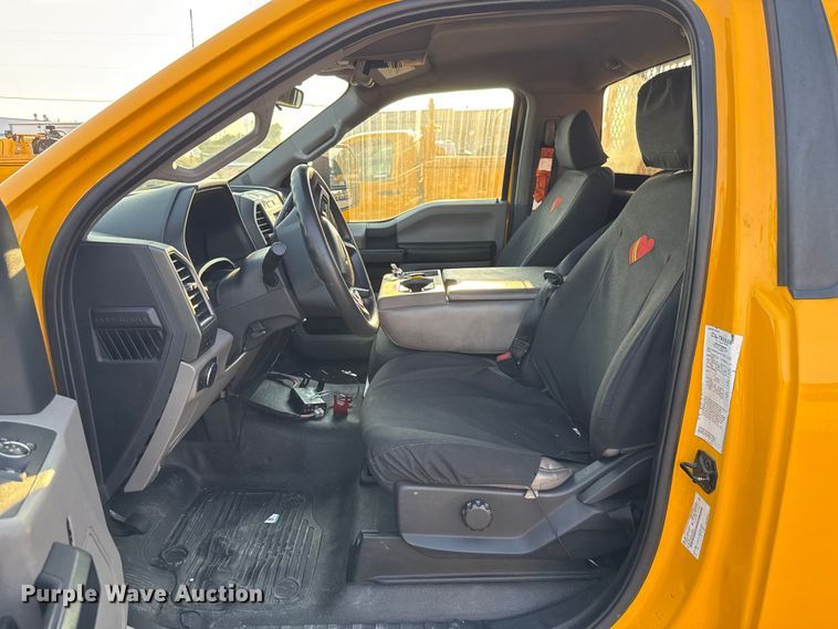 image for item EU2242 2022 Ford F350 Super Duty utility bed pickup truck