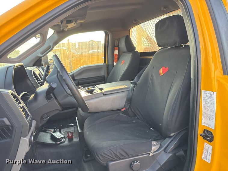 image for item EU2242 2022 Ford F350 Super Duty utility bed pickup truck