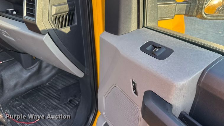 image for item EU2242 2022 Ford F350 Super Duty utility bed pickup truck