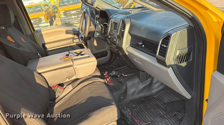 image for item EU2242 2022 Ford F350 Super Duty utility bed pickup truck