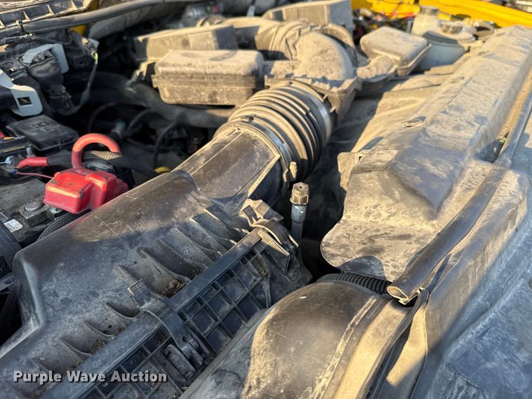 image for item EU2242 2022 Ford F350 Super Duty utility bed pickup truck