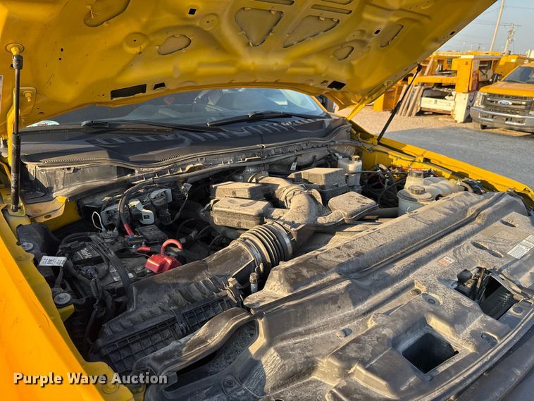 image for item EU2242 2022 Ford F350 Super Duty utility bed pickup truck