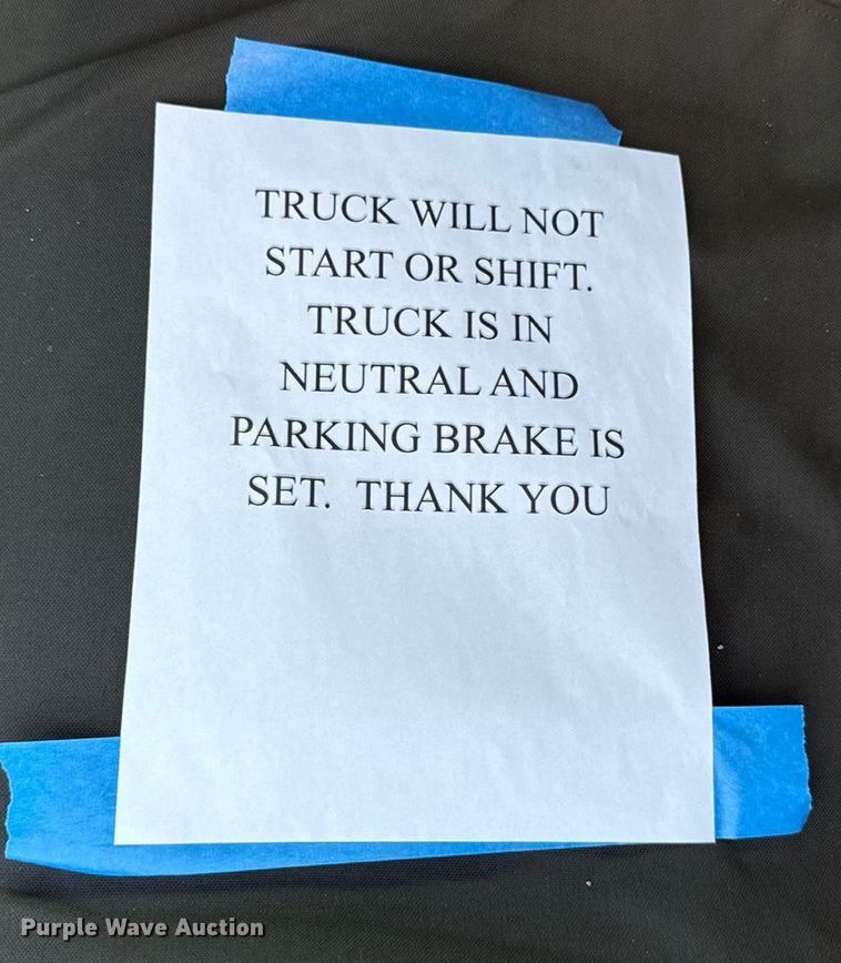 image for item EU2242 2022 Ford F350 Super Duty utility bed pickup truck