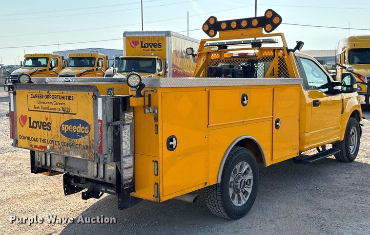 image for item EU2243 2022 Ford F350 Super Duty utility bed pickup truck