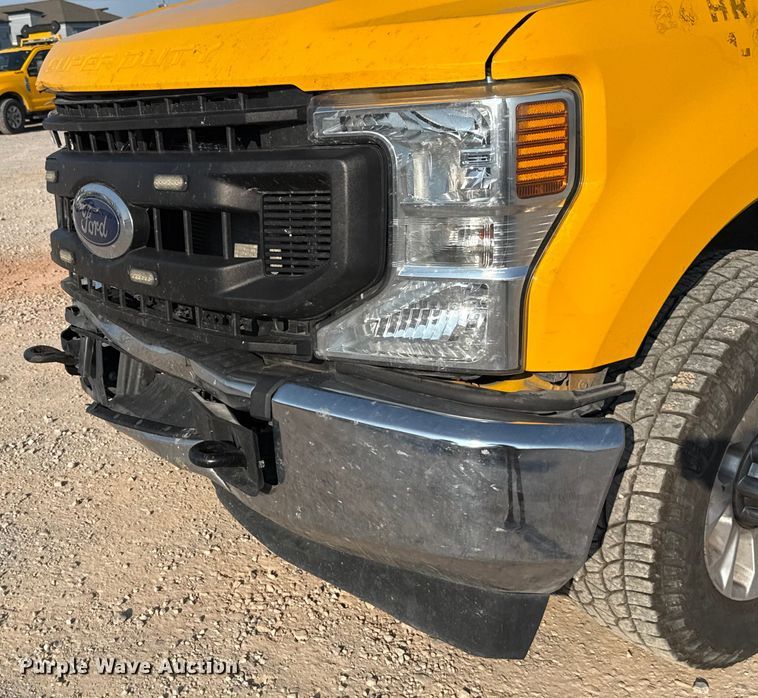 image for item EU2243 2022 Ford F350 Super Duty utility bed pickup truck