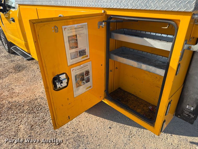 image for item EU2243 2022 Ford F350 Super Duty utility bed pickup truck