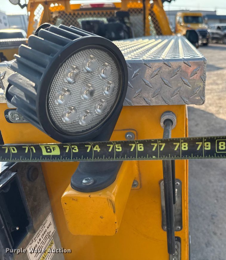 image for item EU2243 2022 Ford F350 Super Duty utility bed pickup truck