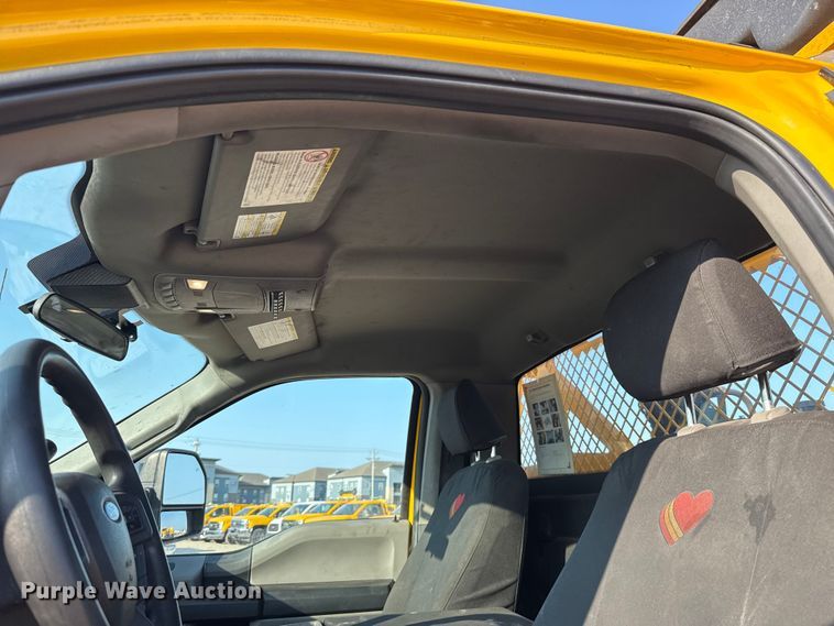 image for item EU2243 2022 Ford F350 Super Duty utility bed pickup truck