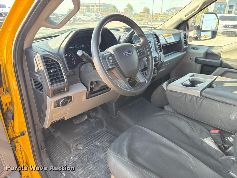 image for item EU2243 2022 Ford F350 Super Duty utility bed pickup truck