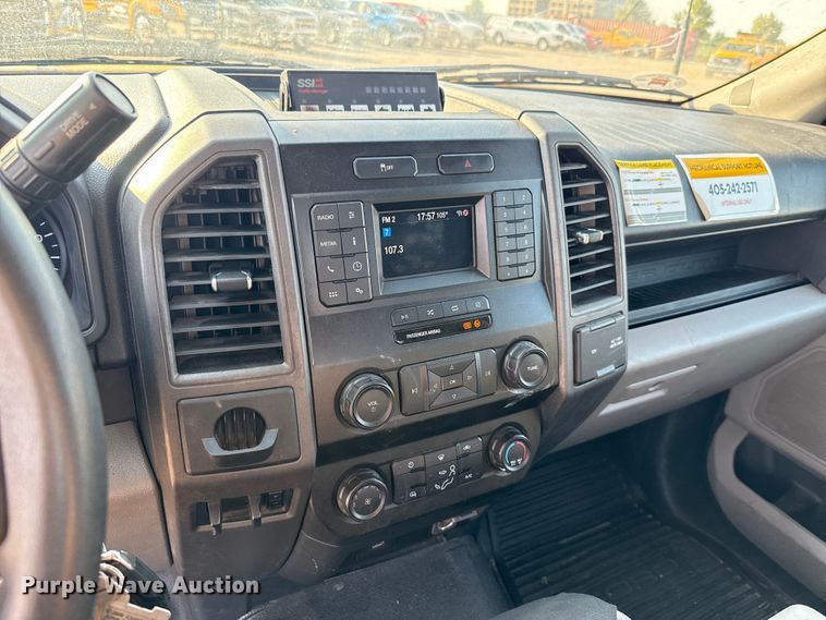 image for item EU2243 2022 Ford F350 Super Duty utility bed pickup truck