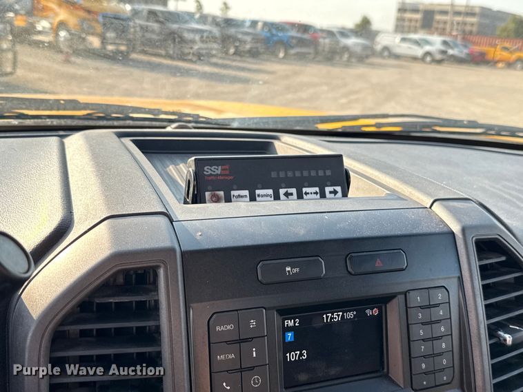 image for item EU2243 2022 Ford F350 Super Duty utility bed pickup truck