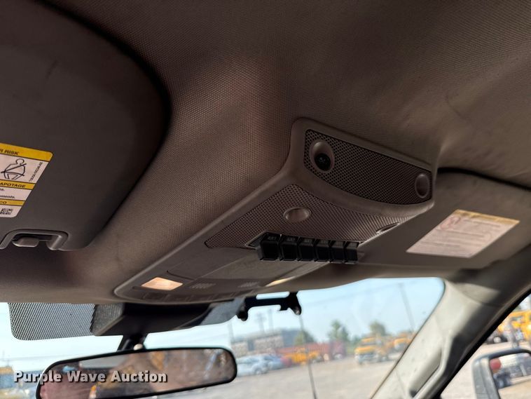 image for item EU2243 2022 Ford F350 Super Duty utility bed pickup truck