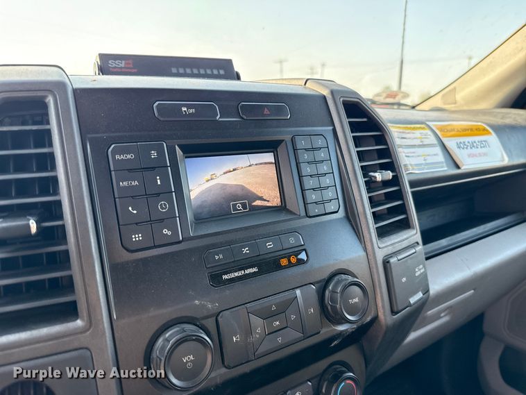 image for item EU2243 2022 Ford F350 Super Duty utility bed pickup truck