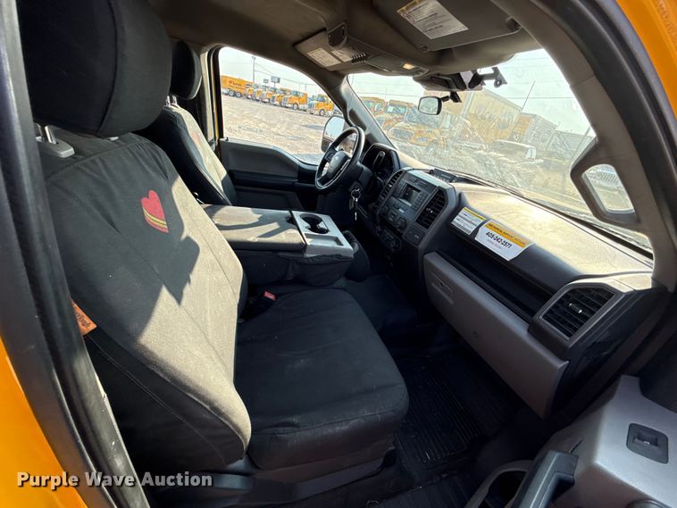 image for item EU2243 2022 Ford F350 Super Duty utility bed pickup truck