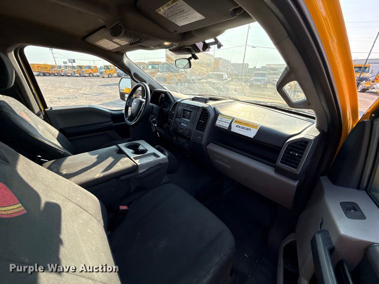 image for item EU2243 2022 Ford F350 Super Duty utility bed pickup truck