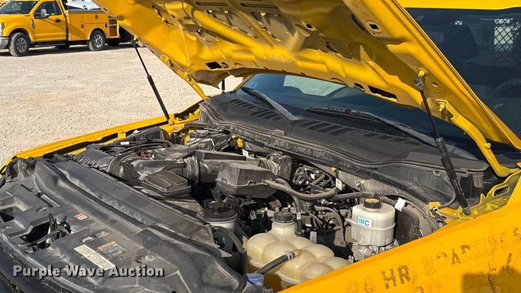 image for item EU2243 2022 Ford F350 Super Duty utility bed pickup truck