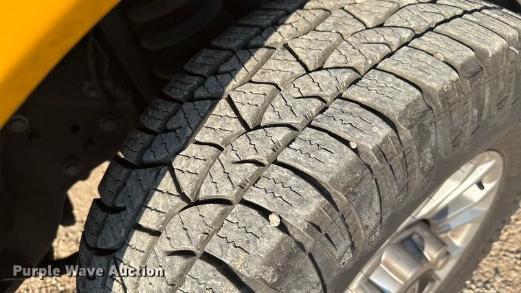 image for item EU2243 2022 Ford F350 Super Duty utility bed pickup truck