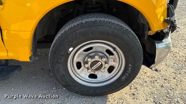 image for item EU2243 2022 Ford F350 Super Duty utility bed pickup truck