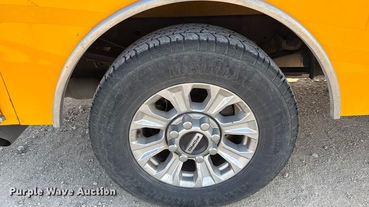 image for item EU2243 2022 Ford F350 Super Duty utility bed pickup truck