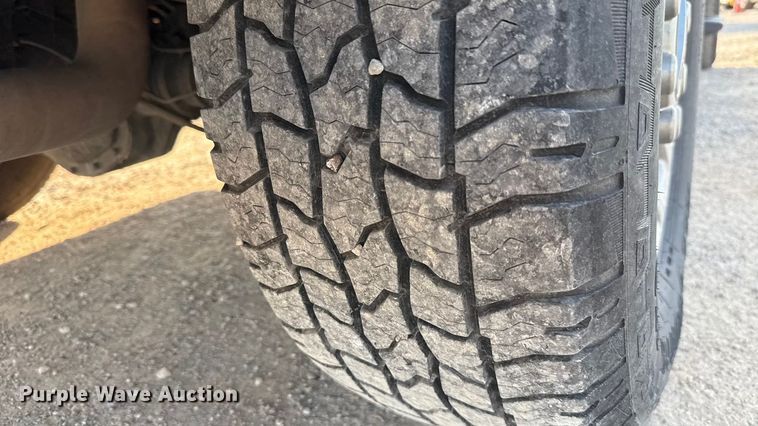 image for item EU2243 2022 Ford F350 Super Duty utility bed pickup truck