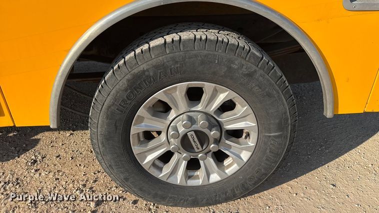 image for item EU2243 2022 Ford F350 Super Duty utility bed pickup truck