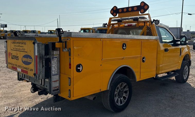 image for item EU2244 2022 Ford F350 Super Duty utility bed pickup truck