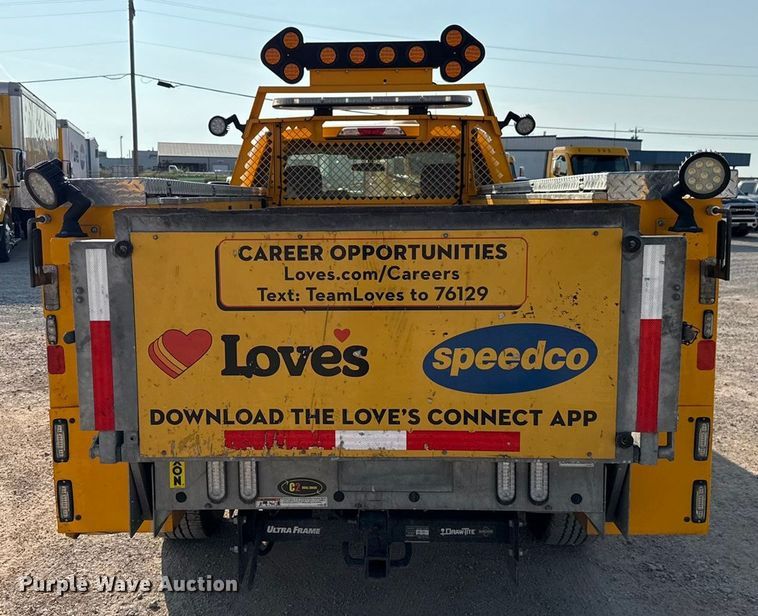 image for item EU2244 2022 Ford F350 Super Duty utility bed pickup truck