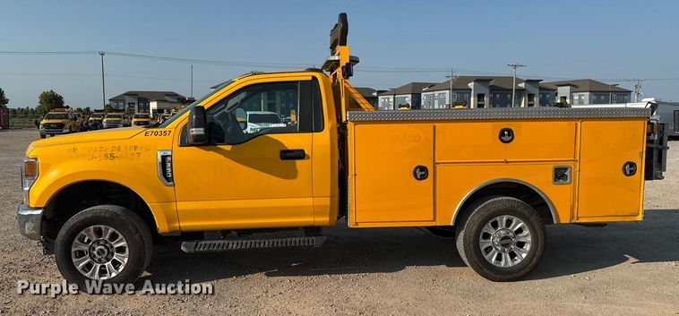 image for item EU2244 2022 Ford F350 Super Duty utility bed pickup truck