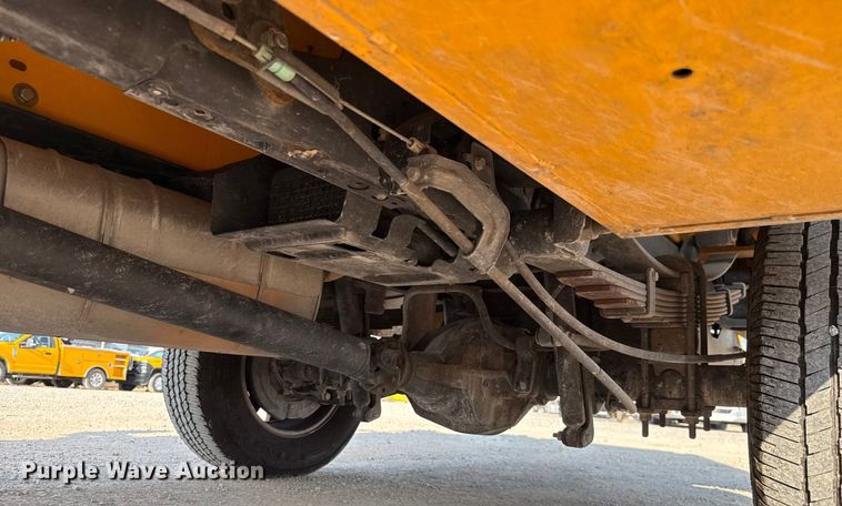 image for item EU2244 2022 Ford F350 Super Duty utility bed pickup truck