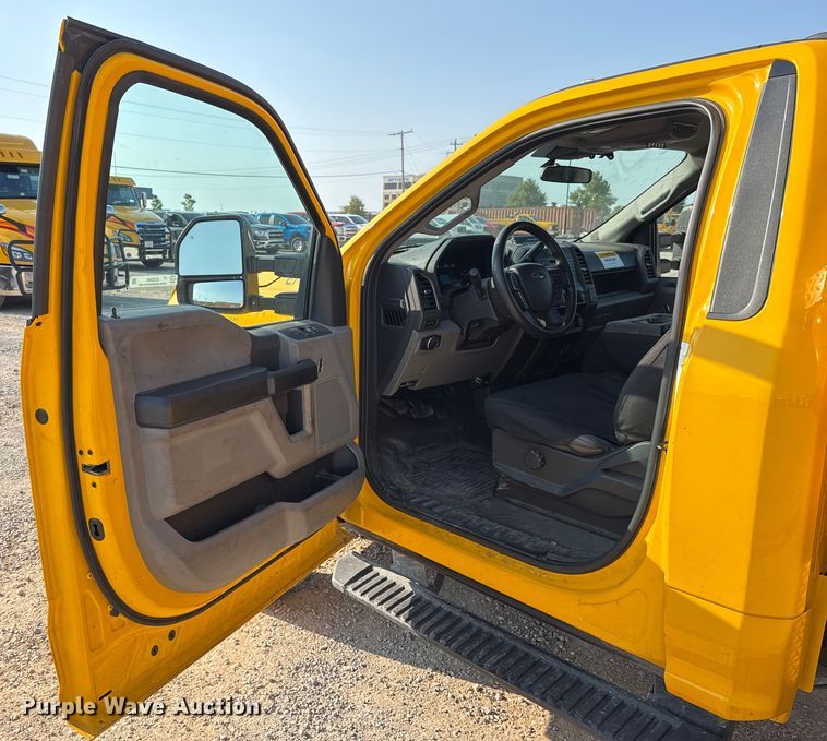 image for item EU2244 2022 Ford F350 Super Duty utility bed pickup truck