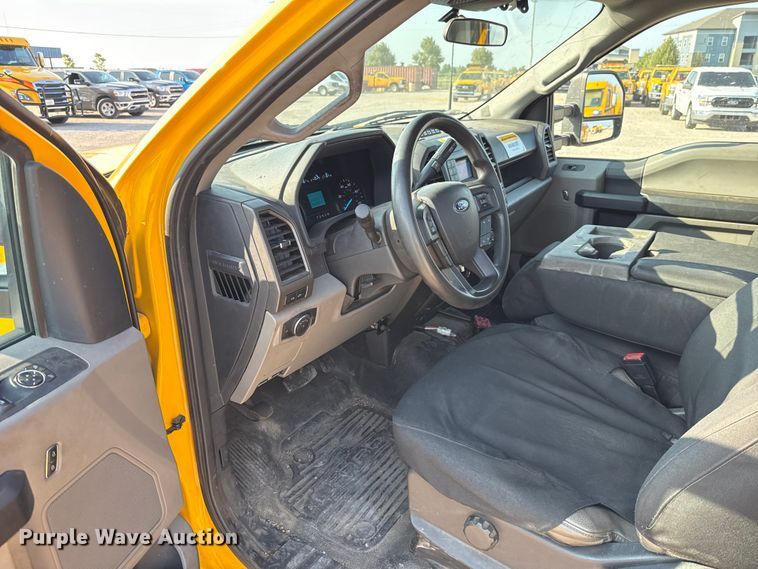 image for item EU2244 2022 Ford F350 Super Duty utility bed pickup truck