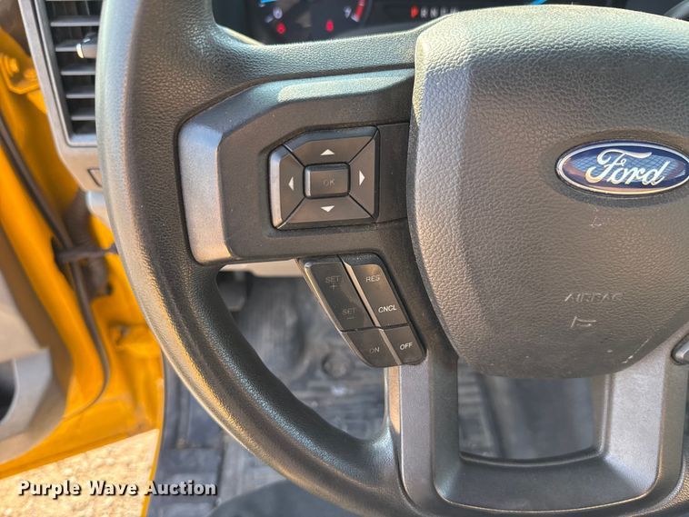 image for item EU2244 2022 Ford F350 Super Duty utility bed pickup truck