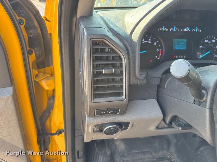 image for item EU2244 2022 Ford F350 Super Duty utility bed pickup truck