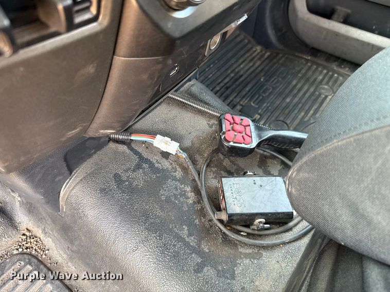 image for item EU2244 2022 Ford F350 Super Duty utility bed pickup truck