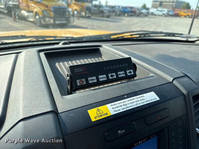 image for item EU2244 2022 Ford F350 Super Duty utility bed pickup truck