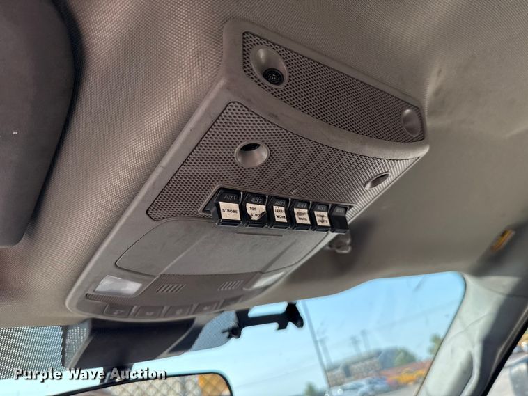 image for item EU2244 2022 Ford F350 Super Duty utility bed pickup truck